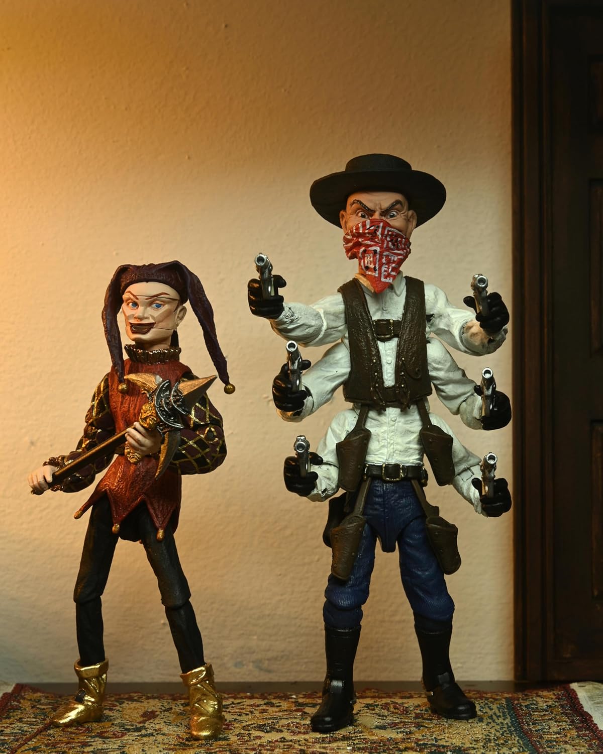 NECA - Puppet Master 7" Scale Action Figure - Ultimate Six-Shooter & Jester