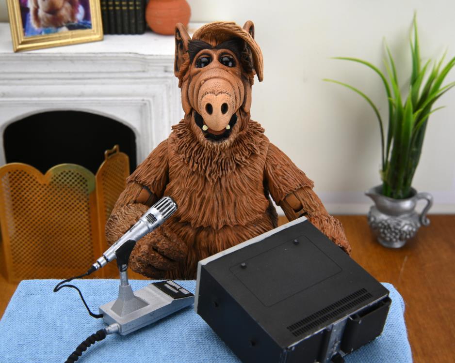 NECA Ultimate ALF 7" Scale Action Figure - Classic 80s TV Series - Paradise Hobbies LLC